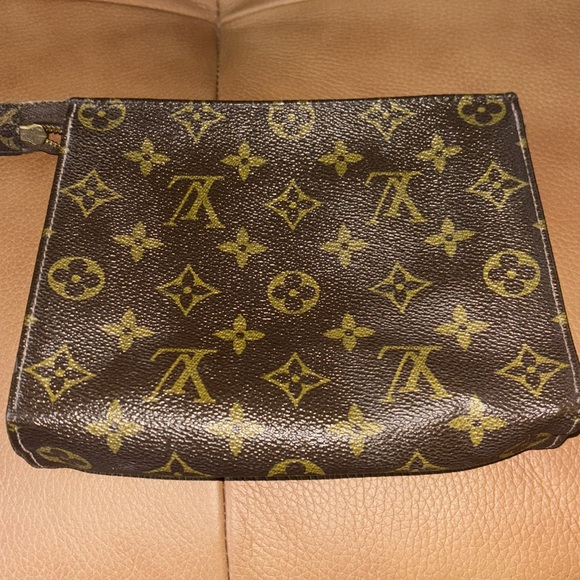 Louis Vuitton Vintage Monogram Pochette EUC Pre 1986 Vintage cosmetics Pouch - Picture 8 of 10